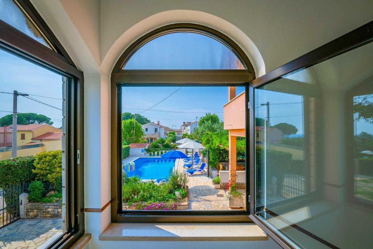 Villa Margerita With Private Pool, Yard And Parking Каштелир Екстер'єр фото