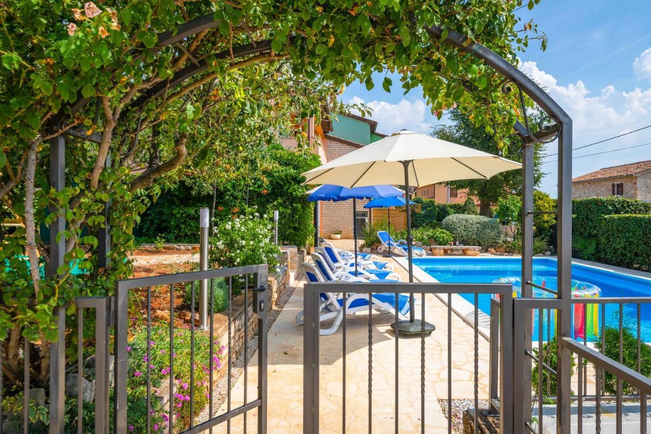 Villa Margerita With Private Pool, Yard And Parking Каштелир Екстер'єр фото